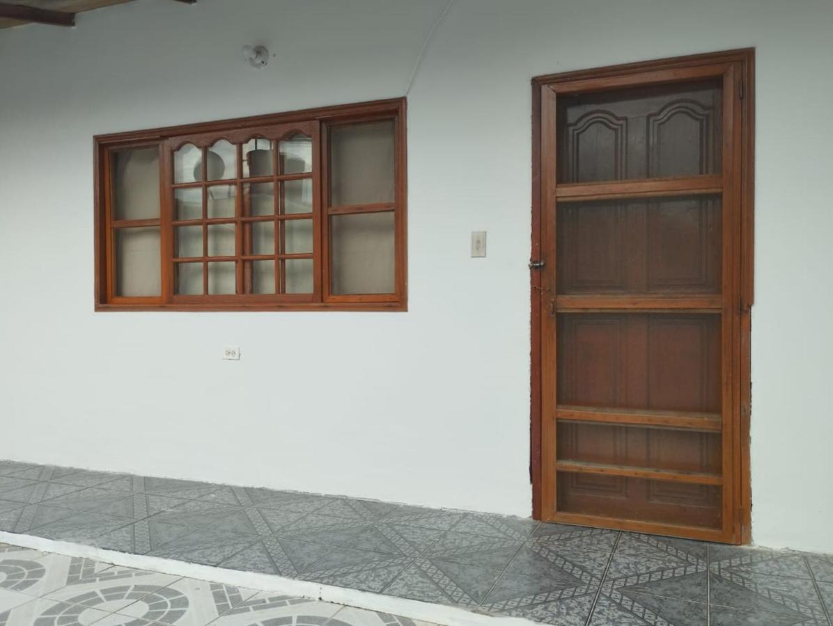 Leticias Guest House Exterior photo
