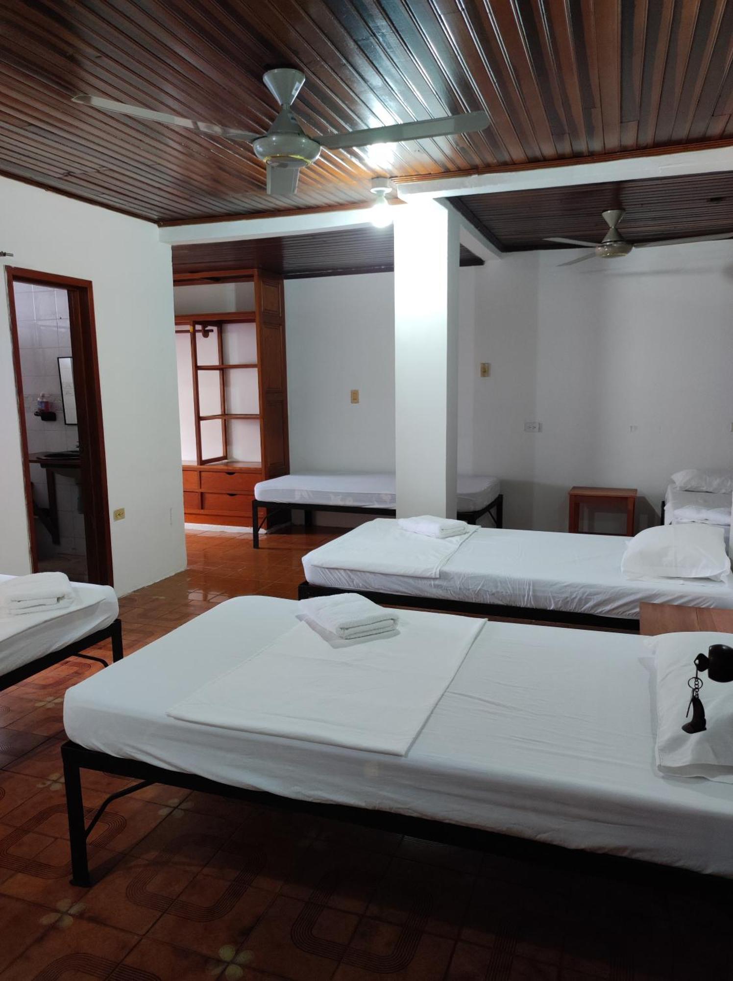 Leticias Guest House Exterior photo